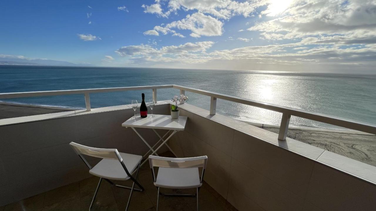 Exclusive Beachfront Apartment Torremolinos - Pool - Paddle - Tenis - Wifi - Central Aircon Kültér fotó