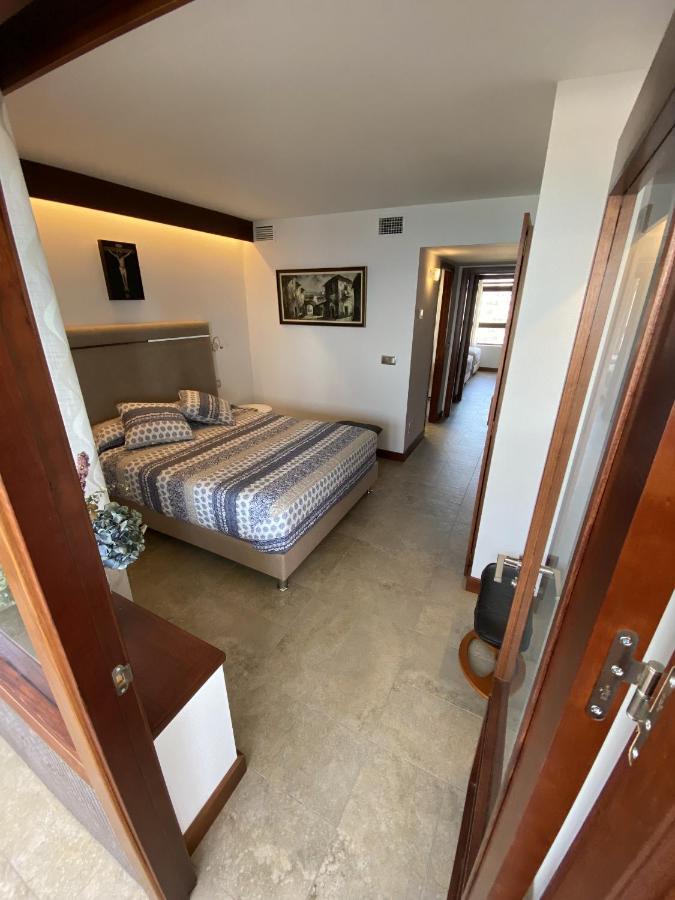Exclusive Beachfront Apartment Torremolinos - Pool - Paddle - Tenis - Wifi - Central Aircon Kültér fotó