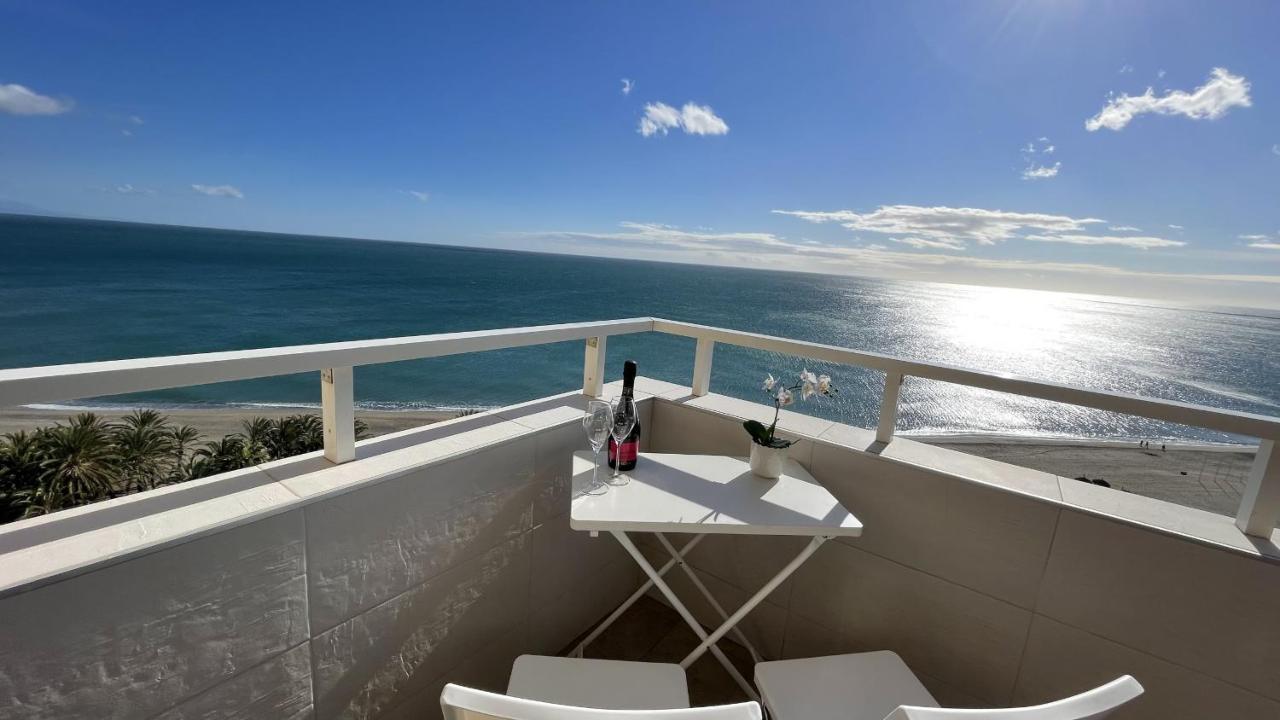 Exclusive Beachfront Apartment Torremolinos - Pool - Paddle - Tenis - Wifi - Central Aircon Kültér fotó
